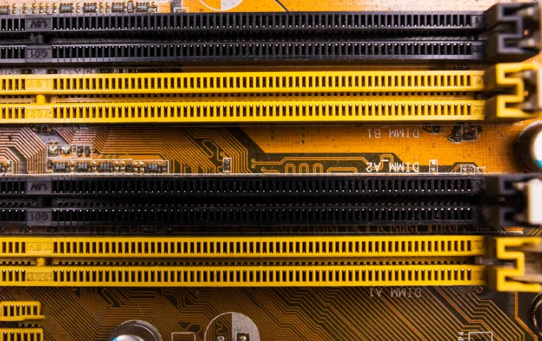 Server administration in the company - what does it include and what should it look like in SMEs - IT services for companies in Warsaw