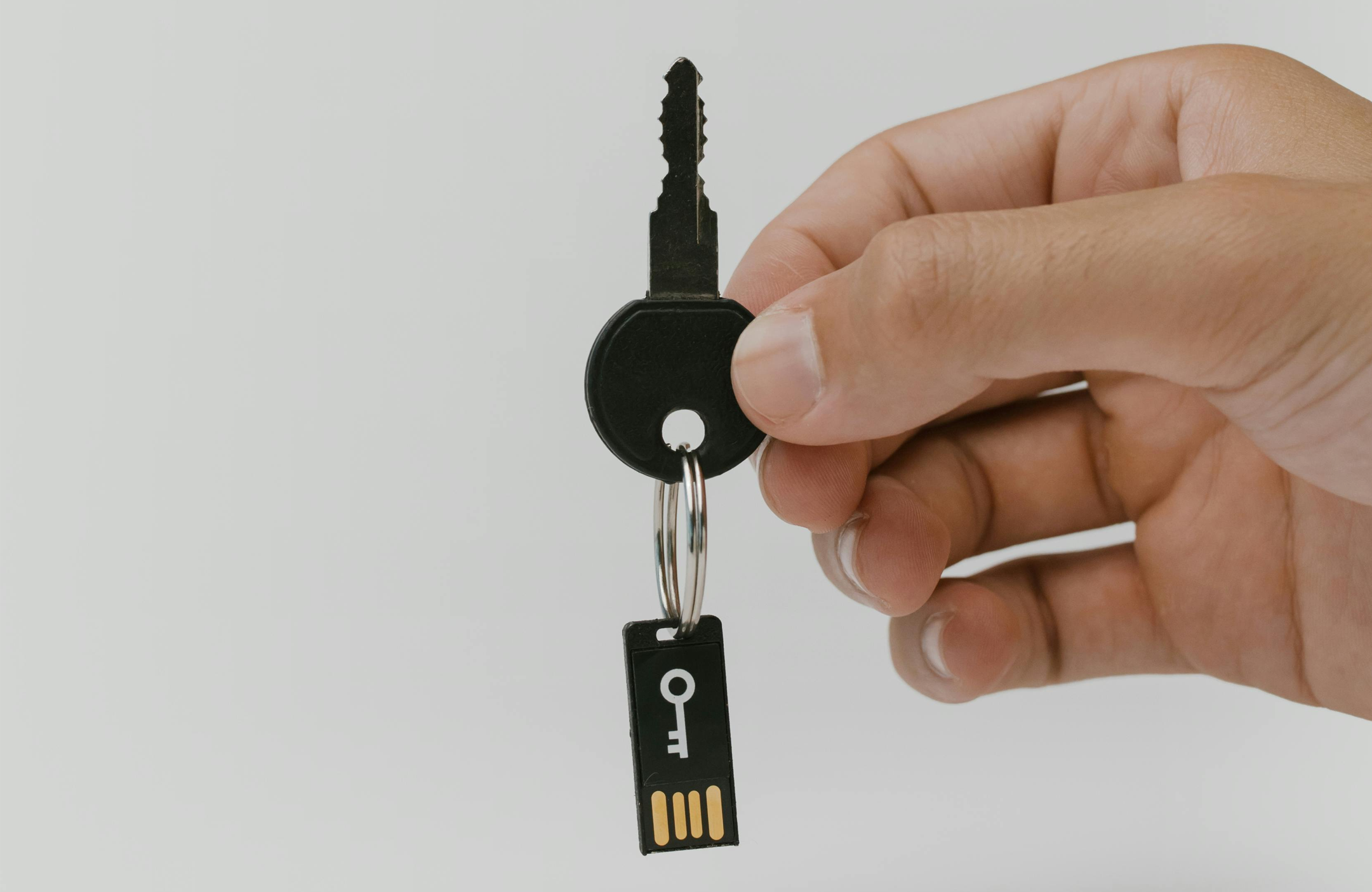 Podpis kwalifikowany jako pęk kluczy do autoryzacji online