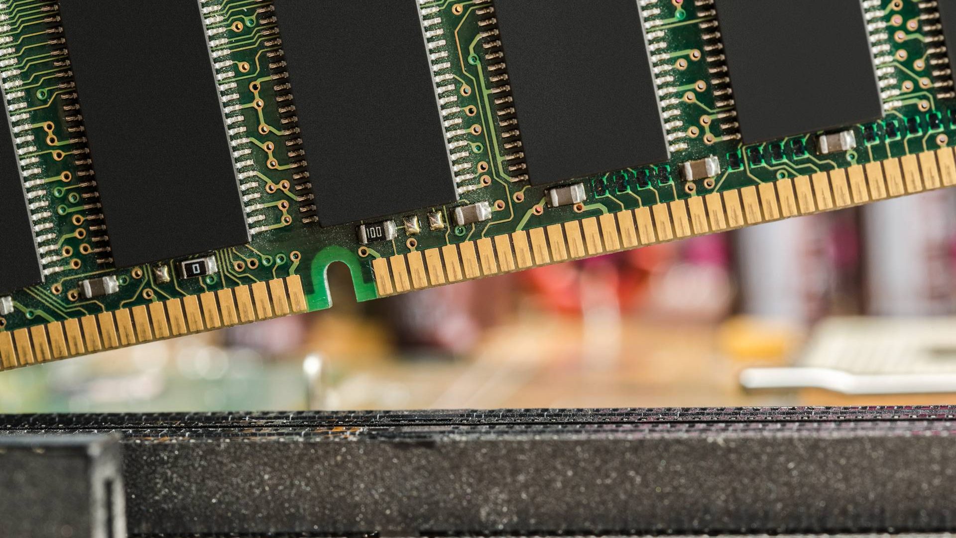 Computerchip, Technology and Electronics Industry